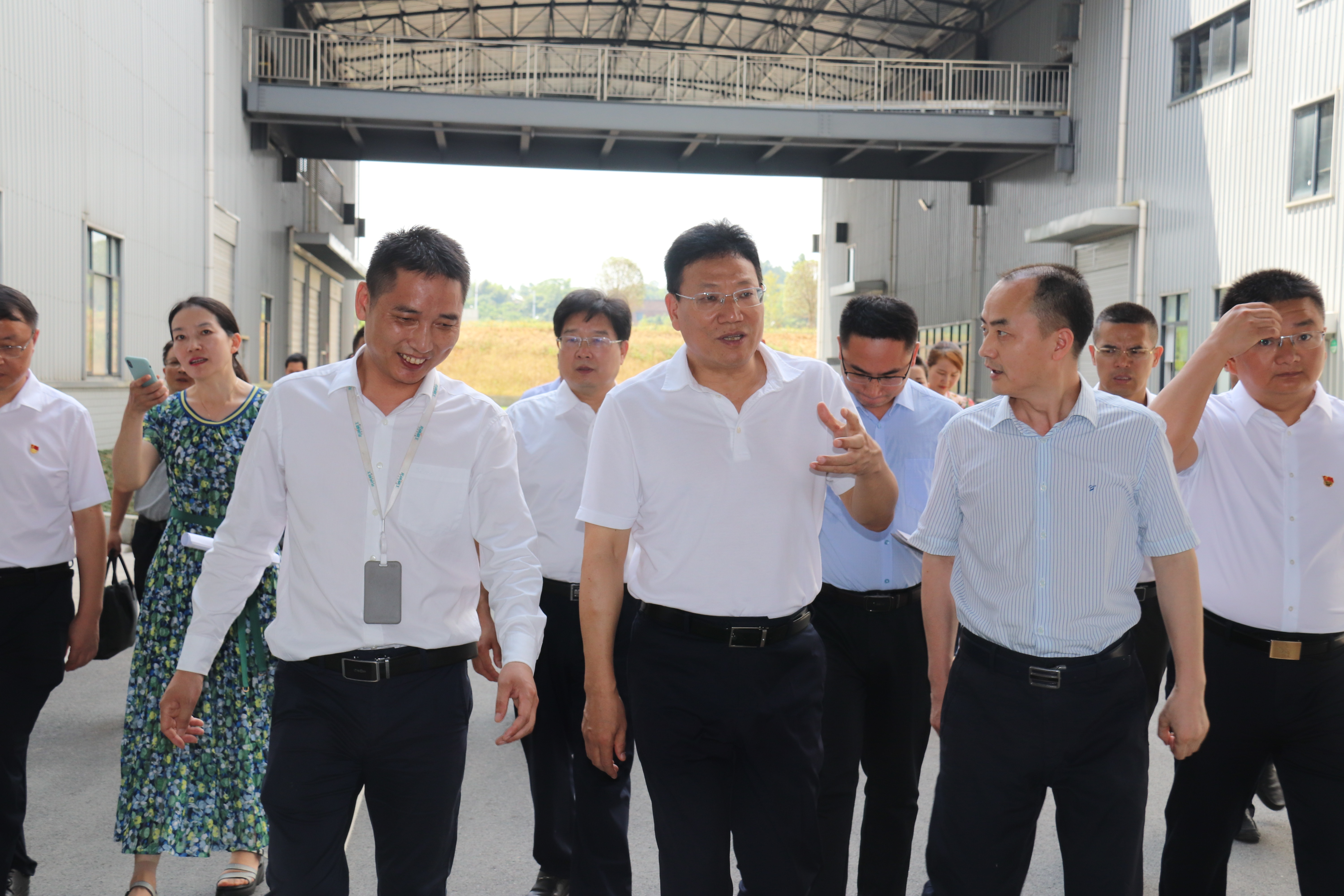 中共邵陽市委委員、常委、副書記華學(xué)健等來我公司進(jìn)行了參觀調(diào)研
